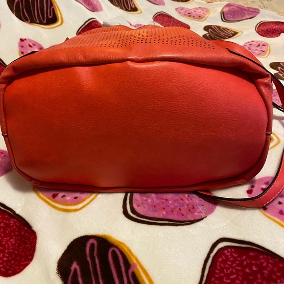 Women’s red tote with matching bag. - Picture 6 of 11